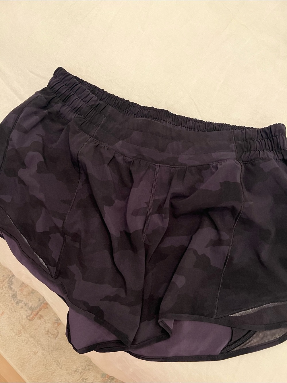 Lululemon Hotty Hot Lined Short 4” - Black Camo - Size 10